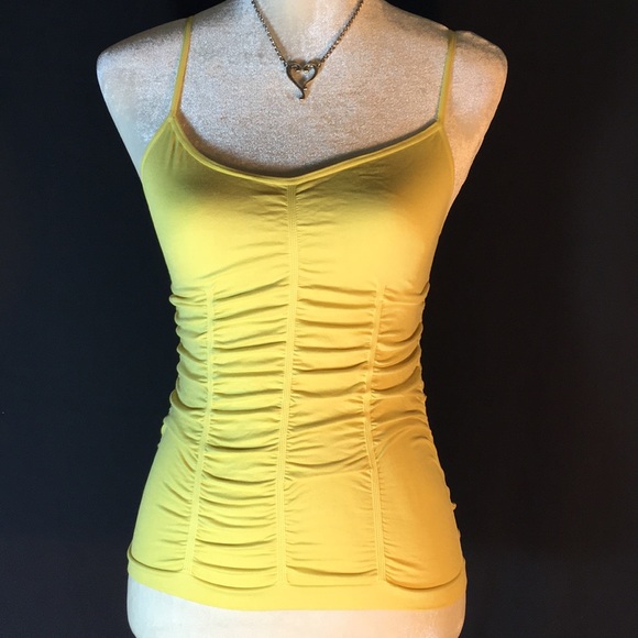 BCBG MACAZARIA Tops - 💜NWT BCBG MAXAZRIA YEIIOW( Citron )TOP  One Size.